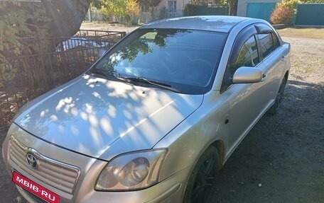 Toyota Avensis III рестайлинг, 2003 год, 590 000 рублей, 1 фотография