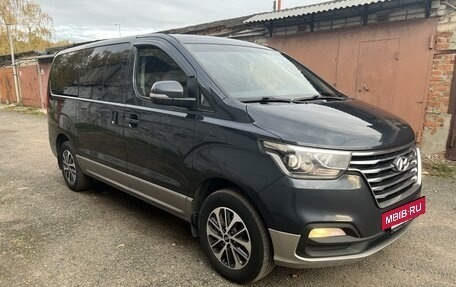 Hyundai Grand Starex Grand Starex I рестайлинг 2, 2018 год, 4 050 000 рублей, 3 фотография