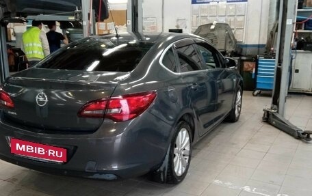 Opel Astra J, 2014 год, 1 005 000 рублей, 3 фотография