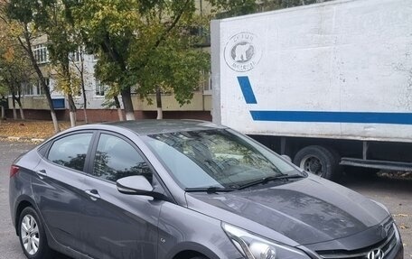 Hyundai Solaris II рестайлинг, 2016 год, 1 040 000 рублей, 3 фотография