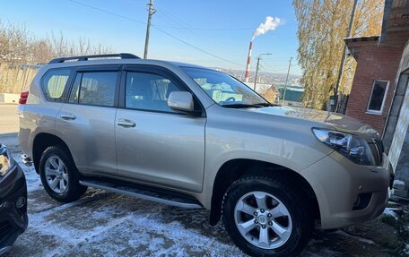 Toyota Land Cruiser Prado 150 рестайлинг 2, 2010 год, 3 800 000 рублей, 13 фотография