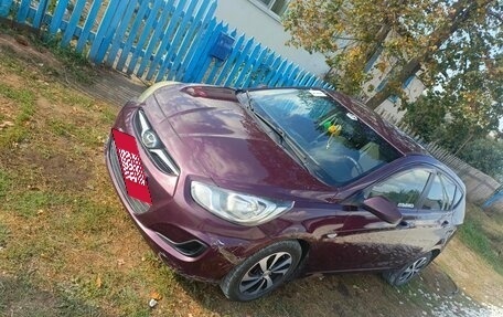 Hyundai Solaris II рестайлинг, 2012 год, 1 100 000 рублей, 18 фотография