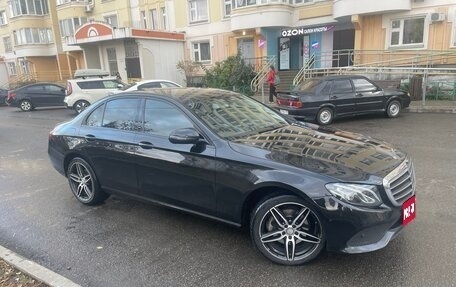 Mercedes-Benz E-Класс, 2019 год, 2 900 000 рублей, 1 фотография