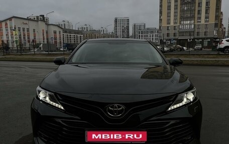 Toyota Camry, 2019 год, 3 050 000 рублей, 1 фотография