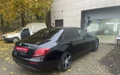 Mercedes-Benz E-Класс, 2019 год, 2 900 000 рублей, 15 фотография