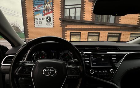 Toyota Camry, 2019 год, 3 050 000 рублей, 10 фотография