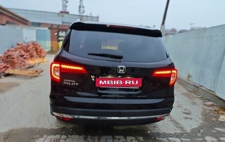 Honda Pilot III рестайлинг, 2019 год, 5 500 000 рублей, 3 фотография