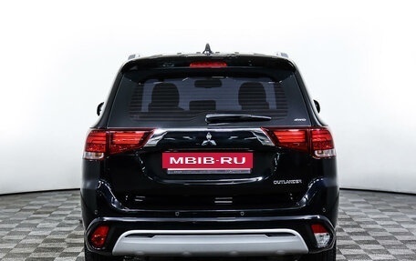 Mitsubishi Outlander III рестайлинг 3, 2022 год, 3 647 000 рублей, 6 фотография