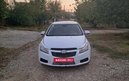 Chevrolet Cruze II, 2011 год, 999 000 рублей, 4 фотография