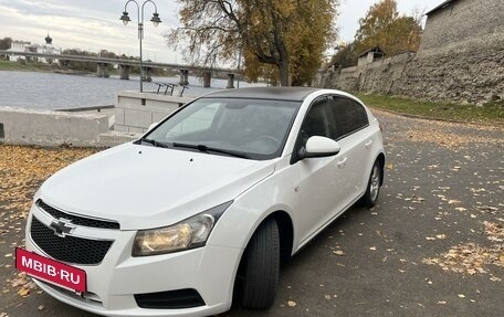 Chevrolet Cruze II, 2012 год, 650 000 рублей, 2 фотография