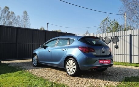 Opel Astra J, 2013 год, 1 000 000 рублей, 1 фотография