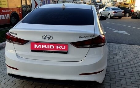 Hyundai Elantra VI рестайлинг, 2018 год, 1 240 000 рублей, 7 фотография