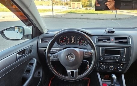 Volkswagen Jetta VI, 2013 год, 997 000 рублей, 10 фотография