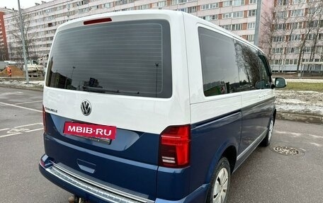 Volkswagen Caravelle T6 рестайлинг, 2021 год, 4 450 000 рублей, 4 фотография