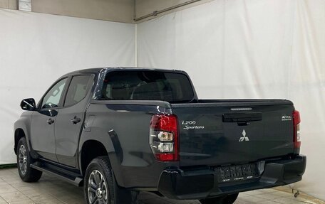 Mitsubishi L200 IV рестайлинг, 2023 год, 5 250 000 рублей, 7 фотография