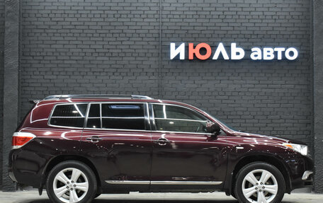 Toyota Highlander III, 2013 год, 2 895 000 рублей, 10 фотография