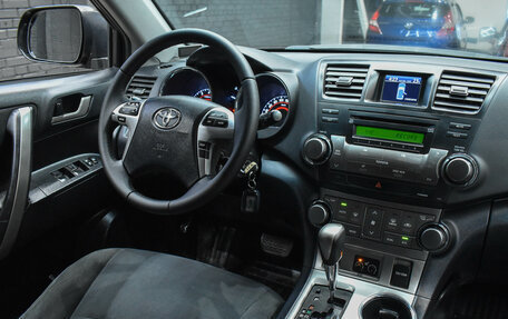 Toyota Highlander III, 2013 год, 2 895 000 рублей, 13 фотография