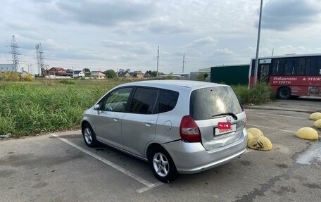 Honda Fit III, 2002 год, 350 000 рублей, 4 фотография