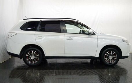 Mitsubishi Outlander III рестайлинг 3, 2013 год, 1 231 000 рублей, 4 фотография