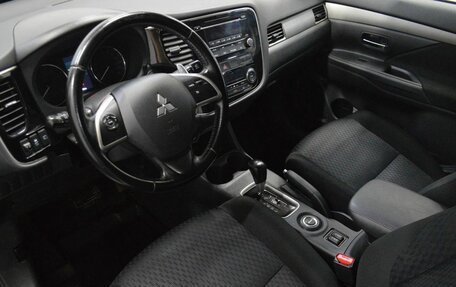 Mitsubishi Outlander III рестайлинг 3, 2013 год, 1 231 000 рублей, 10 фотография