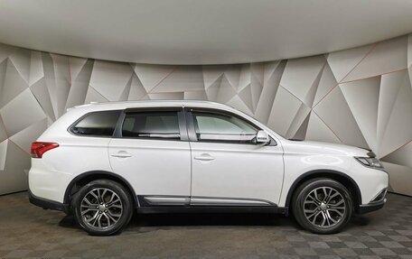 Mitsubishi Outlander III рестайлинг 3, 2018 год, 1 795 000 рублей, 6 фотография