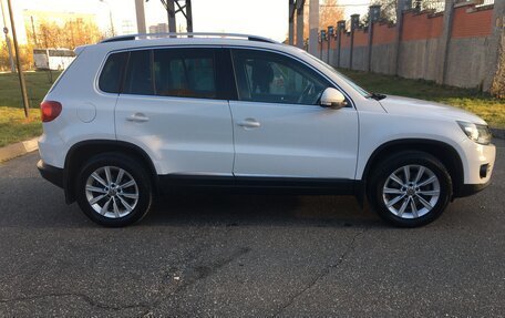 Volkswagen Tiguan I, 2011 год, 2 180 000 рублей, 3 фотография