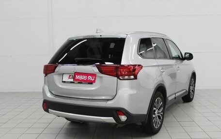 Mitsubishi Outlander III рестайлинг 3, 2018 год, 2 450 000 рублей, 5 фотография