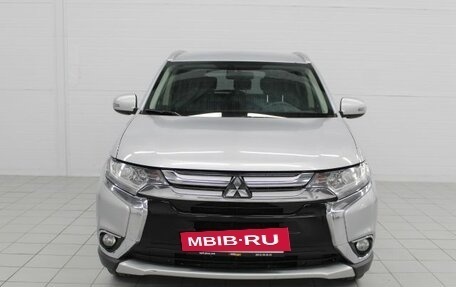 Mitsubishi Outlander III рестайлинг 3, 2018 год, 2 450 000 рублей, 2 фотография