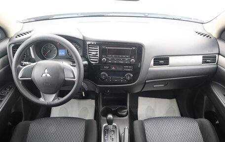 Mitsubishi Outlander III рестайлинг 3, 2012 год, 1 240 000 рублей, 14 фотография