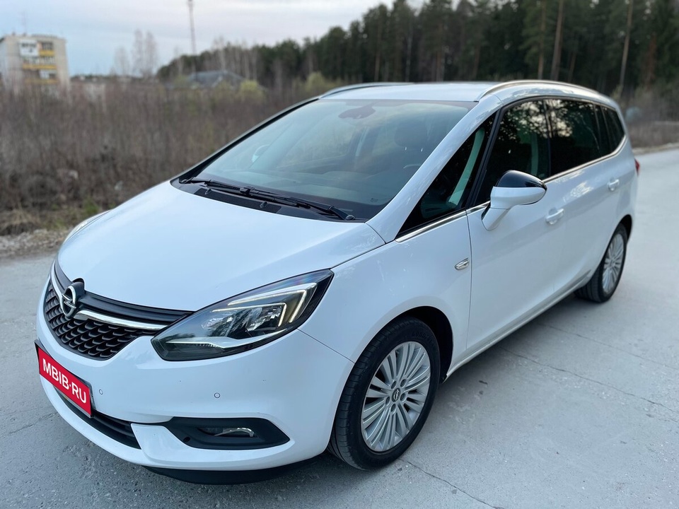 Opel Zafira C рестайлинг, 2017 год, 550 000 рублей, 9 фотография