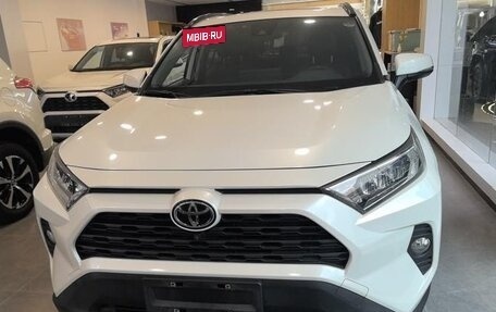 Toyota RAV4, 2021 год, 2 720 000 рублей, 2 фотография