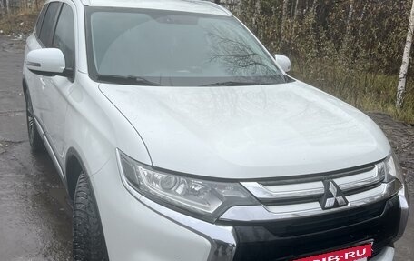 Mitsubishi Outlander III рестайлинг 3, 2015 год, 2 150 000 рублей, 8 фотография