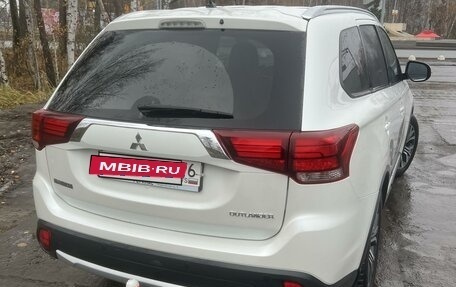 Mitsubishi Outlander III рестайлинг 3, 2015 год, 2 150 000 рублей, 6 фотография