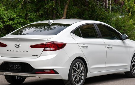 Hyundai Elantra VI рестайлинг, 2019 год, 1 750 000 рублей, 6 фотография