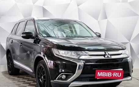 Mitsubishi Outlander III рестайлинг 3, 2015 год, 1 891 000 рублей, 7 фотография