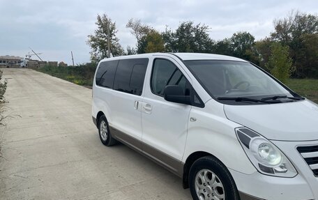 Hyundai H-1 II рестайлинг, 2013 год, 1 800 000 рублей, 3 фотография