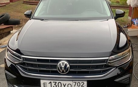 Volkswagen Tiguan II, 2022 год, 3 600 000 рублей, 1 фотография