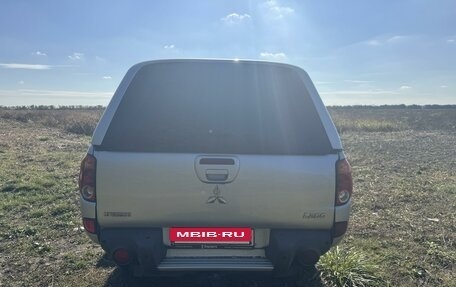 Mitsubishi L200 IV рестайлинг, 2011 год, 2 000 000 рублей, 4 фотография