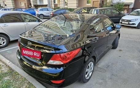 Hyundai Solaris II рестайлинг, 2012 год, 900 000 рублей, 3 фотография