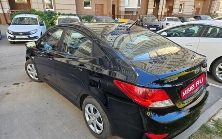 Hyundai Solaris II рестайлинг, 2012 год, 900 000 рублей, 4 фотография