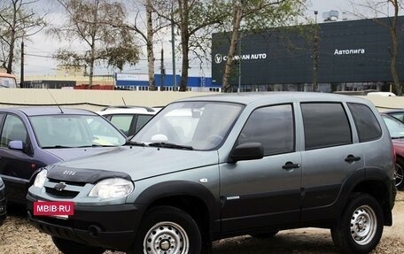 Chevrolet Niva I рестайлинг, 2012 год, 539 000 рублей, 3 фотография