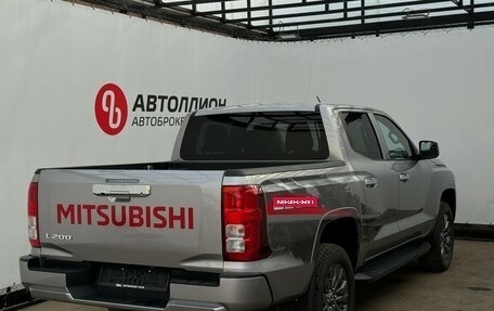 Mitsubishi L200, 2024 год, 4 390 000 рублей, 8 фотография