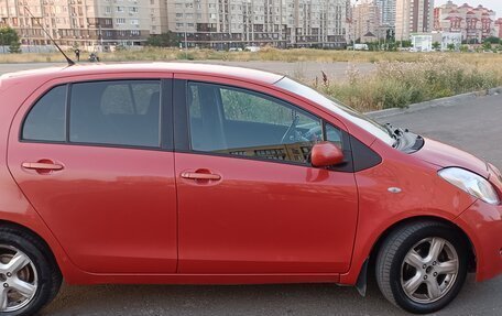 Toyota Yaris III рестайлинг, 2007 год, 630 000 рублей, 3 фотография