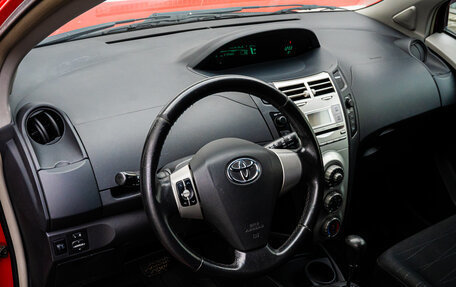 Toyota Yaris III рестайлинг, 2007 год, 585 000 рублей, 14 фотография