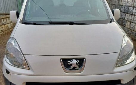 Peugeot Partner II рестайлинг 2, 2010 год, 980 000 рублей, 1 фотография