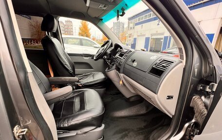 Volkswagen Caravelle T5, 2012 год, 1 350 000 рублей, 9 фотография