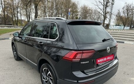 Volkswagen Tiguan II, 2018 год, 2 300 000 рублей, 6 фотография