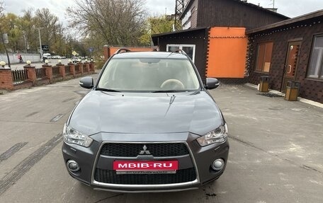 Mitsubishi Outlander III рестайлинг 3, 2012 год, 900 000 рублей, 1 фотография