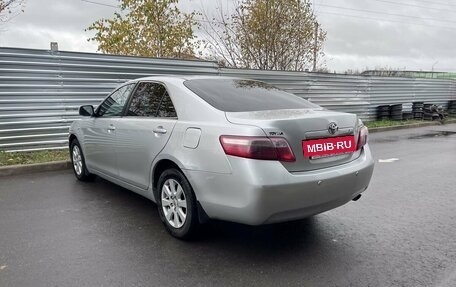 Toyota Camry, 2008 год, 975 000 рублей, 4 фотография