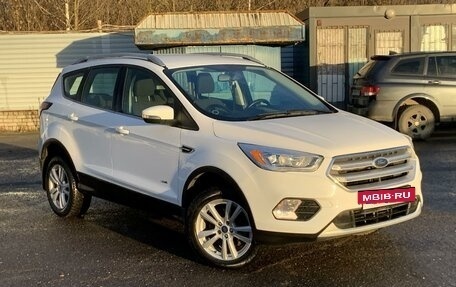 Ford Kuga III, 2017 год, 1 900 000 рублей, 3 фотография